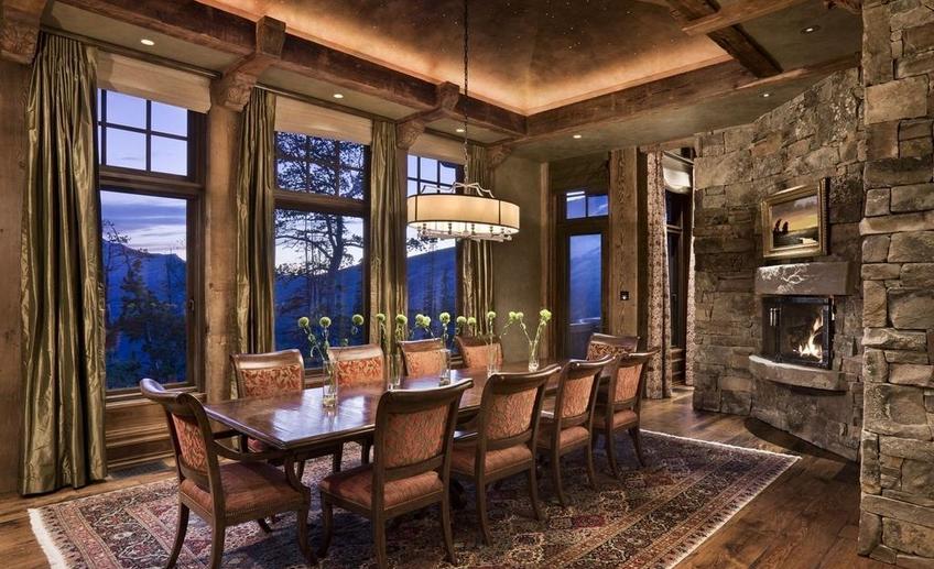 Rustic dining room with ceiling beams i g is t51fpwwii5b1 q8vlt