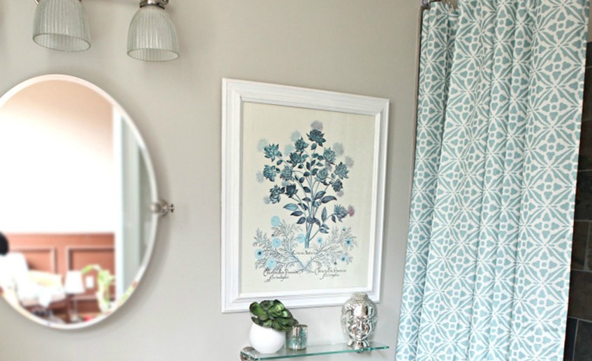 Usual window treatment ideas for small bathrooms
