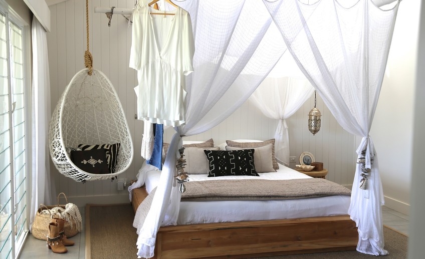 Usual vintage themes of contemporary bedrom with hanging chairs for bedrooms and gorgeous canopy bed