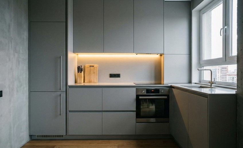 угловые кухни со столешницей