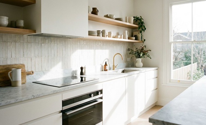 Кухня без навесных шкафов