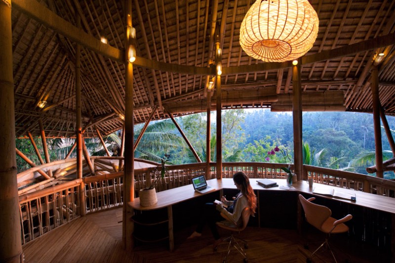 бамбуковый отель на Бали