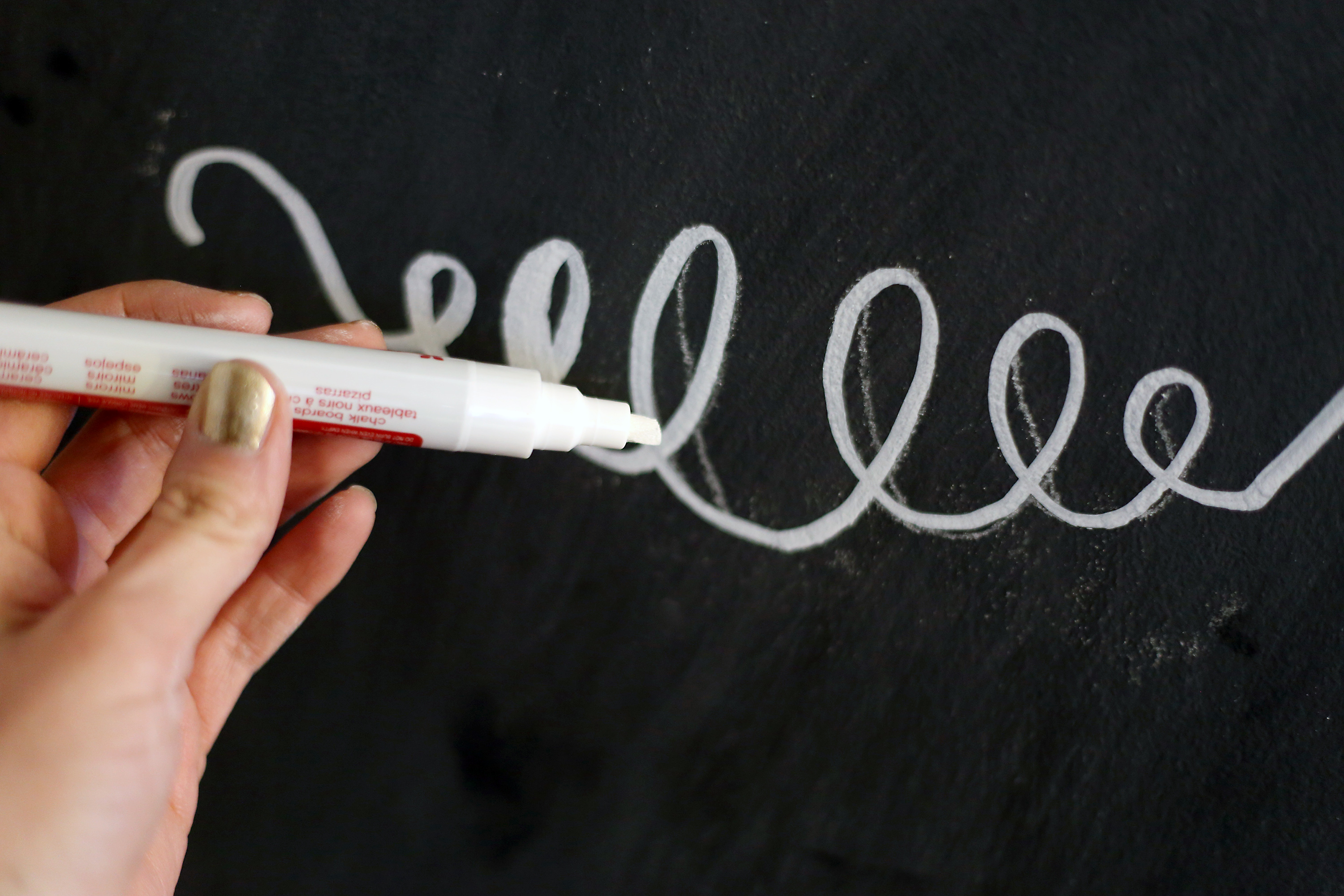 Как красиво писать на грифельной доске: 2 лучших способа