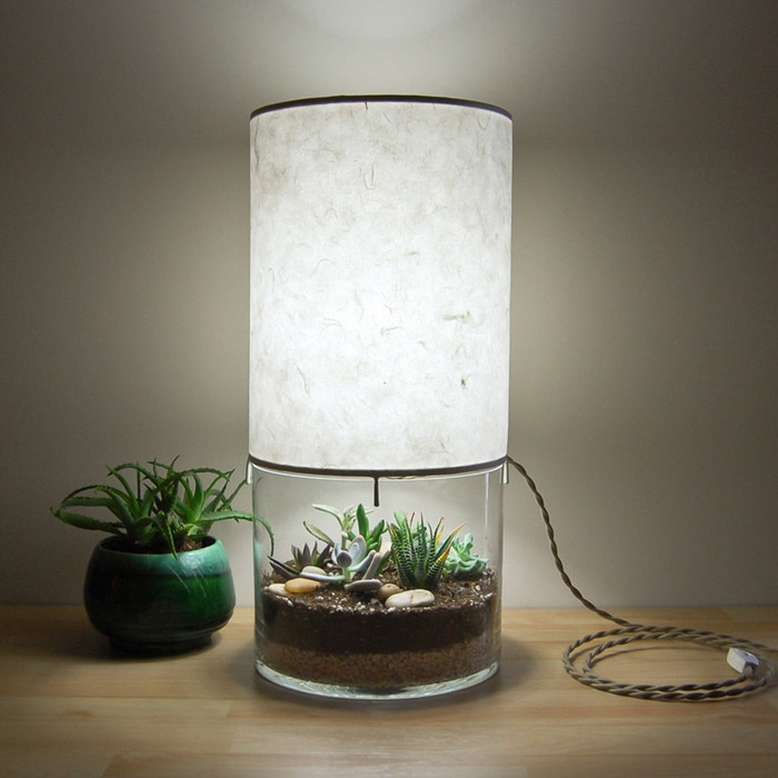 post terrarium display table lamp