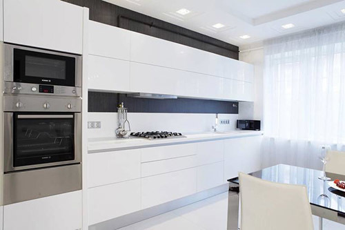 белая кухня в стиле минимализм