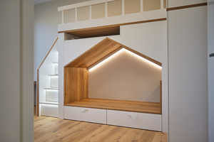 Thumb                                                      10 